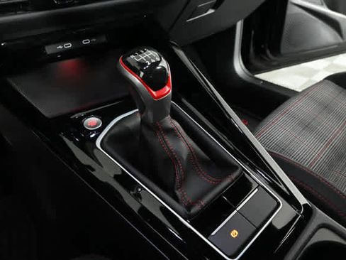 Used 2024 Volkswagen GTI SE image 29