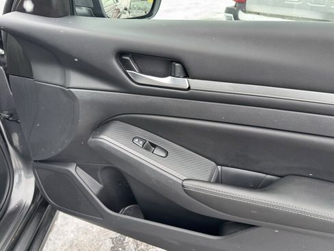 Used 2022 Nissan Altima 2.5 SV image 25