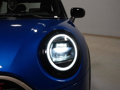 Certified 2025 MINI Cooper S FWD image 33