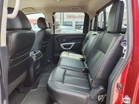 Used 2018 Nissan Titan SL w/ Chrome Package AWD/4WD image 13