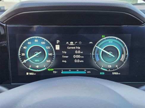 Used 2025 Hyundai Elantra Limited image 22