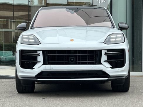 Certified 2024 Porsche Cayenne Turbo GT AWD/4WD image 11