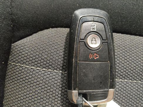 Used 2017 Ford Edge SE image 32