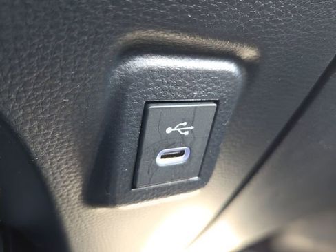 Used 2025 Toyota Corolla LE image 28