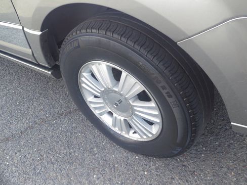 Used 2008 Lincoln Navigator L 4WD image 23