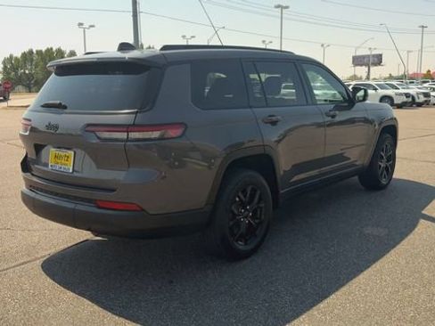 Used 2024 Jeep Grand Cherokee L Laredo AWD/4WD image 8