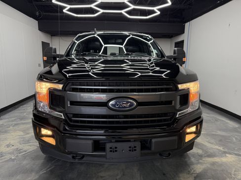 Used 2018 Ford F150 XLT w/ Equipment Group 302A Luxury image 7