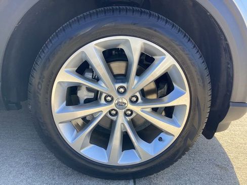 Used 2023 Ford Explorer Platinum w/ Technology Package AWD/4WD image 8