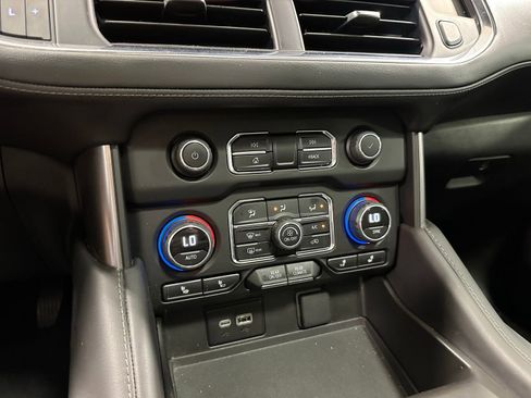 Used 2023 Chevrolet Tahoe Z71 w/ Luxury Package image 32