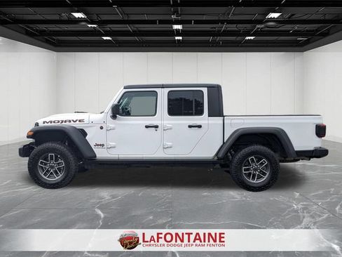Used 2026 Jeep Gladiator Mojave AWD/4WD image 2