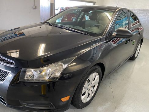 Used 2014 Chevrolet Cruze LS image 3