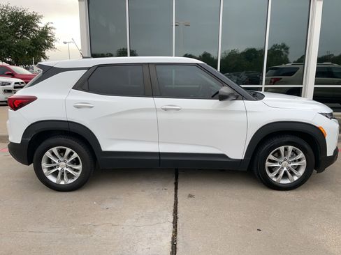 Used 2021 Chevrolet TrailBlazer LS FWD image 5