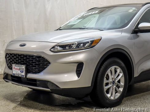Used 2020 Ford Escape SE AWD/4WD image 3