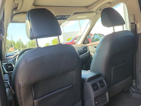 Certified 2022 Nissan Rogue SL FWD image 18