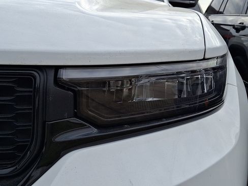 New 2025 Jeep Grand Cherokee Limited w/ Black Appearance Package AWD/4WD image 4