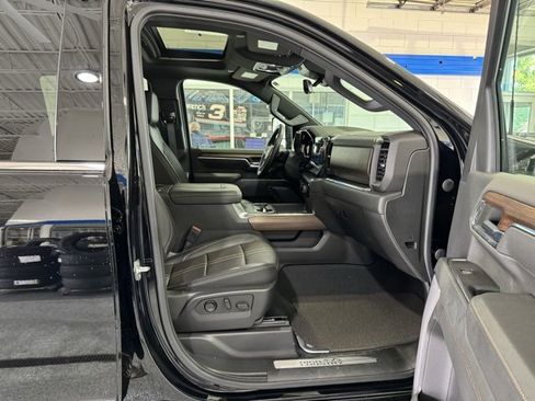 Used 2024 Chevrolet Silverado 2500 High Country w/ High Country Premium Package image 15