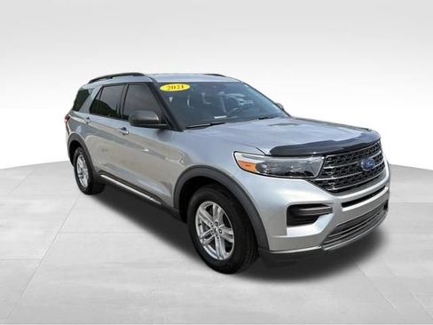 Used 2021 Ford Explorer XLT RWD image 8