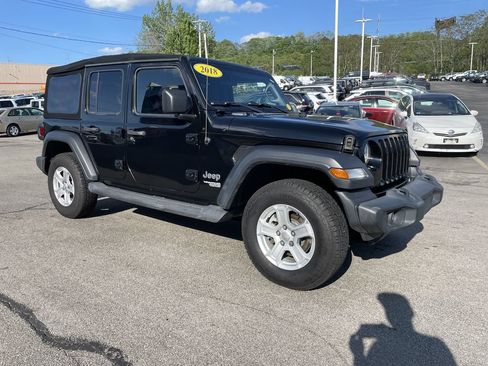 Used 2018 Jeep Wrangler Unlimited Sport S AWD/4WD image 6