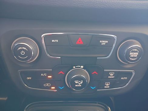 Used 2020 Jeep Compass Limited AWD/4WD image 17