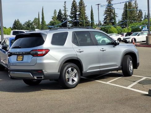 New 2026 Honda Pilot EX-L image 5