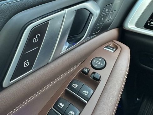 Used 2024 BMW X5 xDrive50e image 16