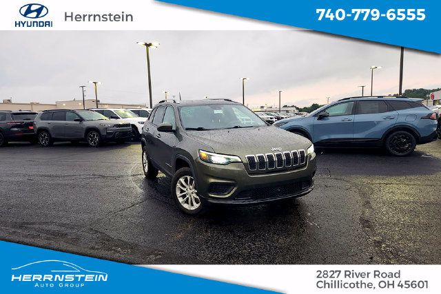 Used 2021 Jeep Cherokee Latitude w/ Mopar Interior Package AWD/4WD image 1