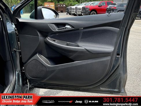 Used 2017 Chevrolet Cruze LT FWD image 27