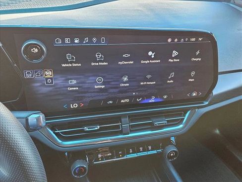 New 2026 Chevrolet Equinox EV LT image 12