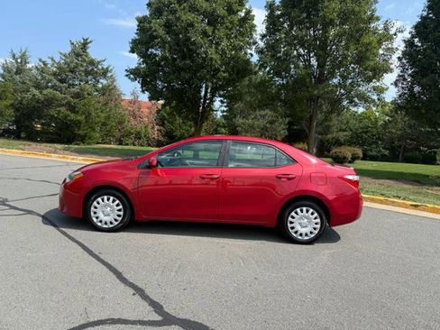 Used 2015 Toyota Corolla LE image 6