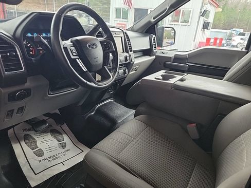 Used 2015 Ford F150 XLT w/ Equipment Group 302A Luxury image 3