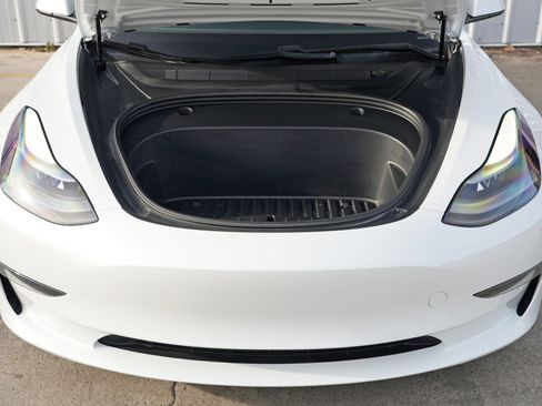 Used 2021 Tesla Model 3 Standard Range Plus image 8