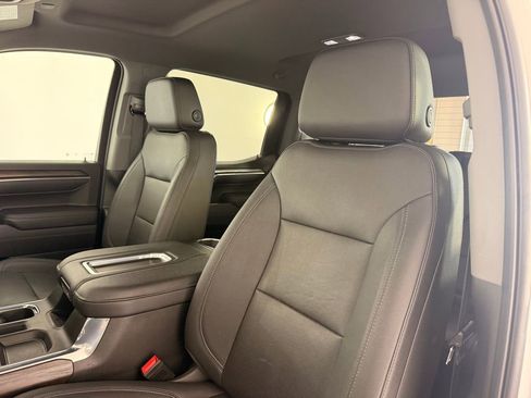 Used 2022 GMC Sierra 1500 SLT w/ SLT Premium Package AWD/4WD image 13