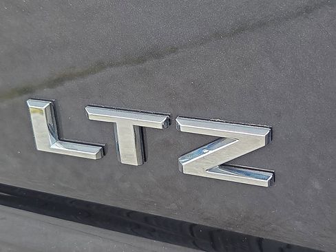 Used 2024 Chevrolet Silverado 1500 LTZ w/ LTZ Convenience Package II AWD/4WD image 9