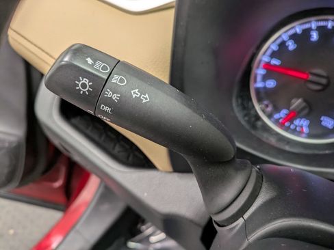 Used 2022 Toyota RAV4 LE AWD/4WD image 19