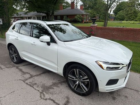 Used 2019 Volvo XC60 T5 Momentum w/ Protection Package Premier AWD/4WD image 3