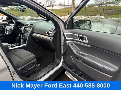 Used 2015 Ford Explorer XLT w/ Equipment Group 201A image 10