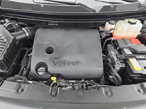 Used 2023 Chevrolet Traverse Premier w/ LPO, Floor Liner Package image 31