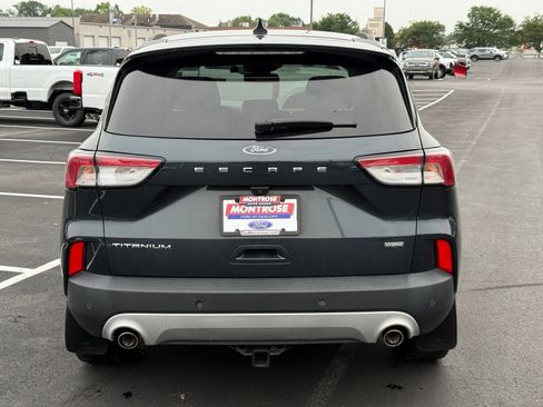 Used 2022 Ford Escape Titanium FWD image 5
