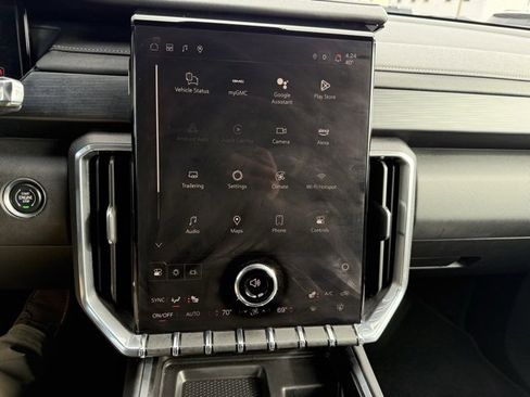 Used 2025 GMC Acadia Elevation image 9