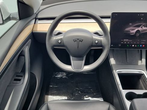 Used 2023 Tesla Model Y Long Range AWD/4WD image 16