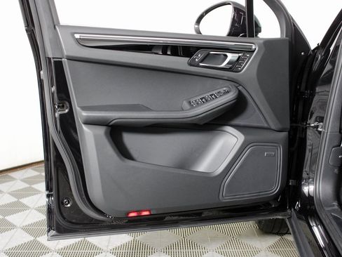 New 2026 Porsche Macan image 15