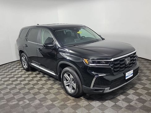 Certified 2025 Honda Pilot EX-L image 2