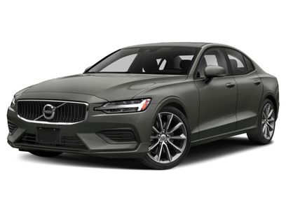 Used 2019 Volvo S60 T6 Momentum w/ Multimedia Package