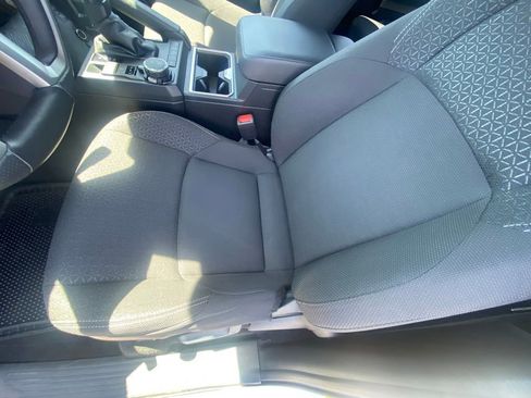 Used 2025 Toyota 4Runner SR5 AWD/4WD image 21
