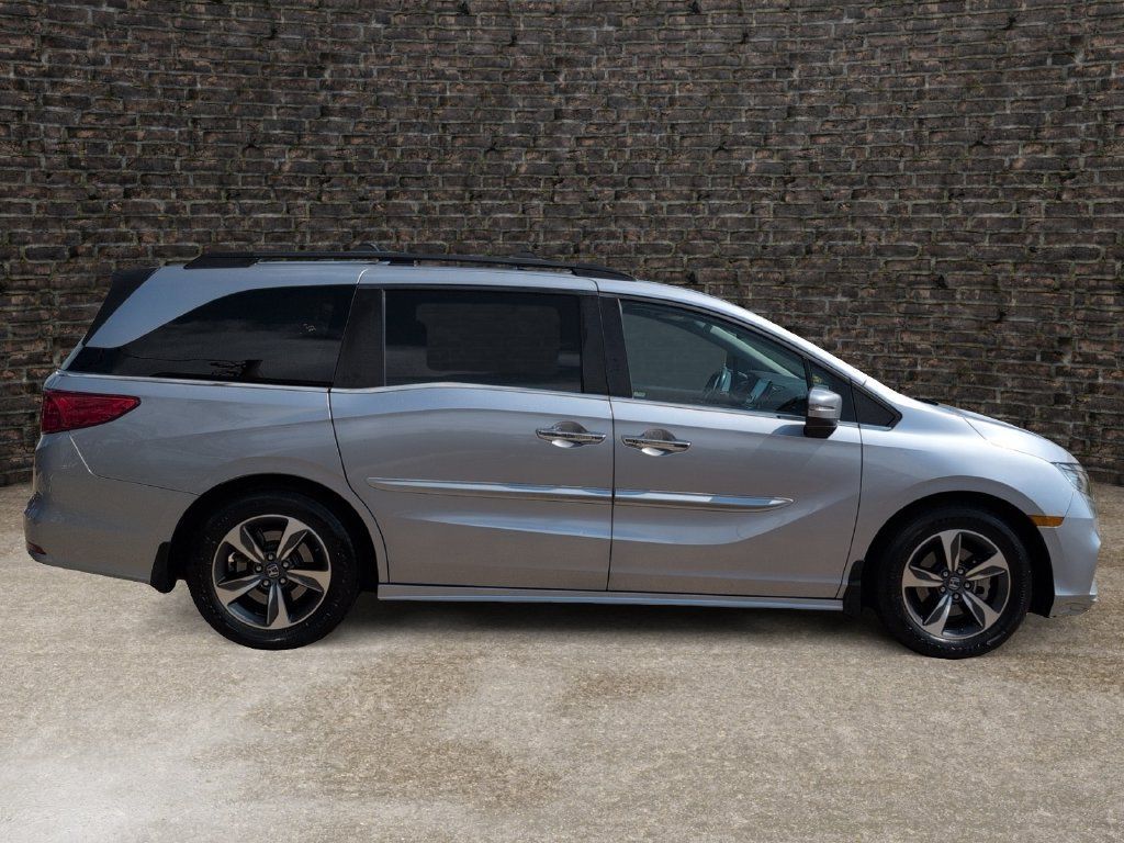 Used 2018 Honda Odyssey Touring image 3