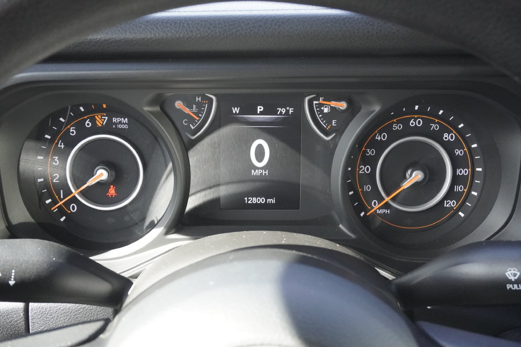 Used 2025 Jeep Gladiator Sport AWD/4WD image 11