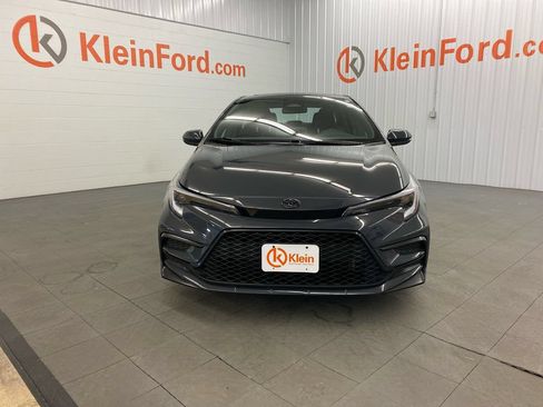 Used 2025 Toyota Corolla SE w/ SE Premium Package FWD image 2