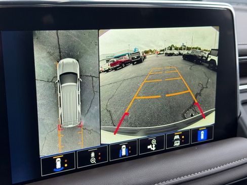 Used 2024 Chevrolet Tahoe Z71 w/ Luxury Package image 25