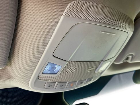 Used 2020 Ford Edge SE image 22