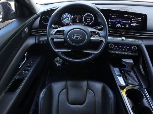 Used 2024 Hyundai Elantra Limited image 31